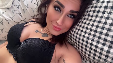 Kate L M 裸の女優 写真