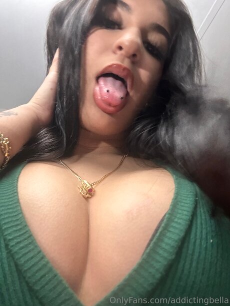 Addictingbella 裸のモデル 画像