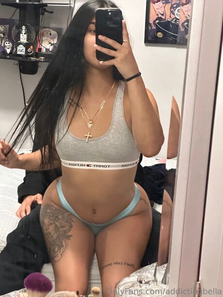 Addictingbella かわいいポルノスター 写真