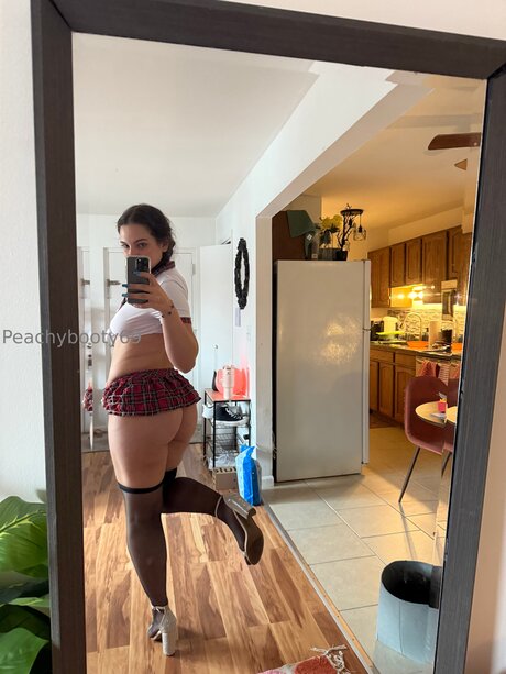 Peachybooty69 セクシーモデル 写真