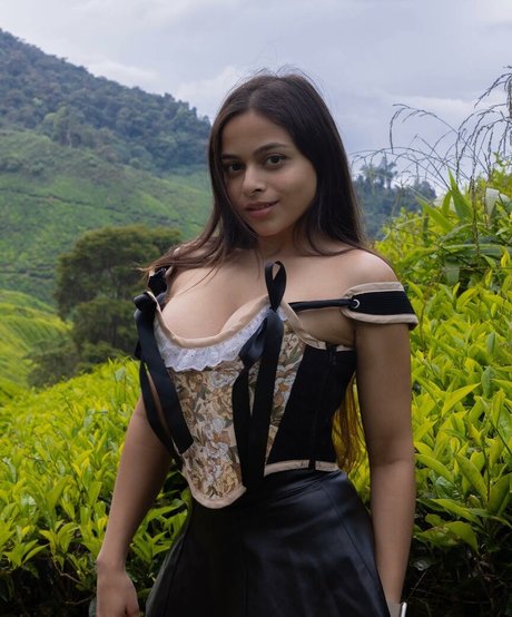 Ashwitha エロティック女優 画像