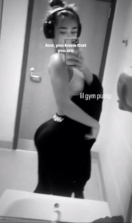 LilyMarie f profile image