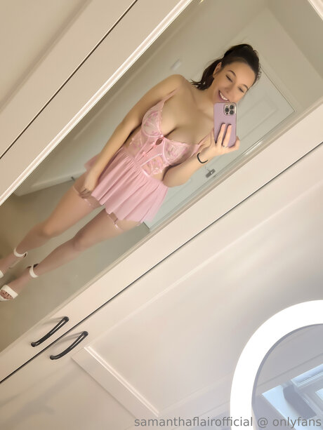 毛深い熟女オンリーファンズ エロチック 写真