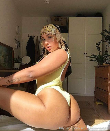 schuggamamabbb セクシーモデル 画像