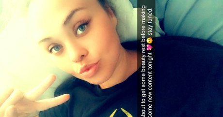 nicolette xx profile image