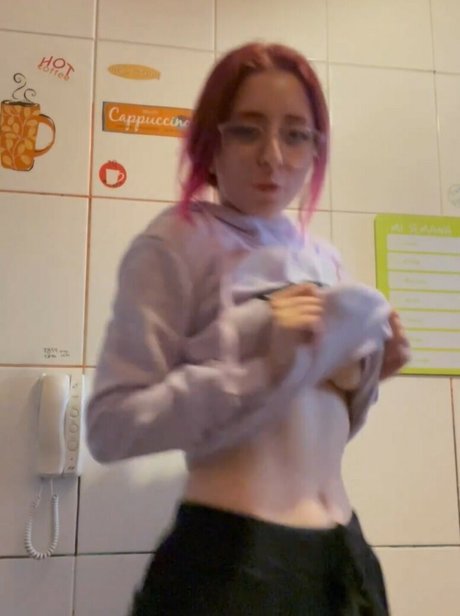 spicynika  スター ヌード 写真