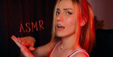 Sirius Eyes ASMR ホットなポルノスター 写真