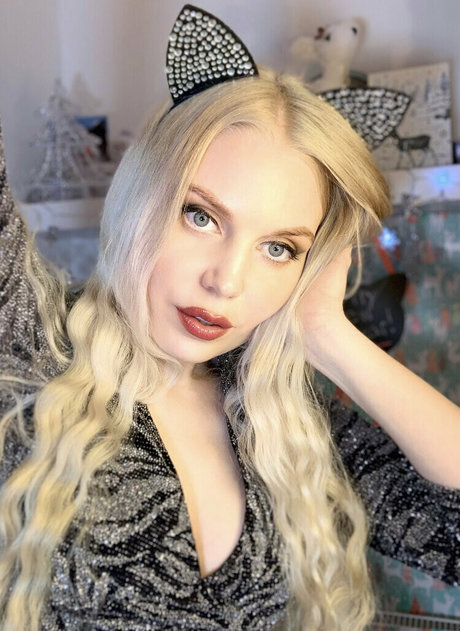 ittybittyprettykittyfree セクシーなスター 写真