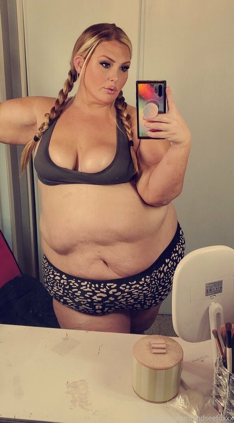 lindseefoxxx profile image