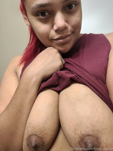 Foxyrubyred 完璧な女優 写真