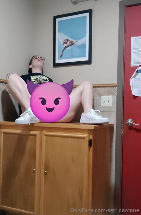 Astridarcane セクシーモデル 写真