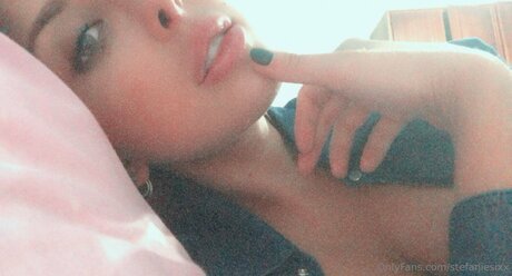 Stefaniesixx エロティックモデル 写真