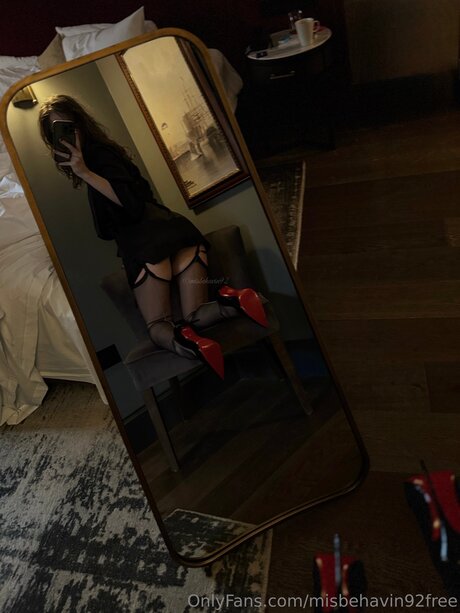 Misbehavin92free 美しいポルノスター 写真