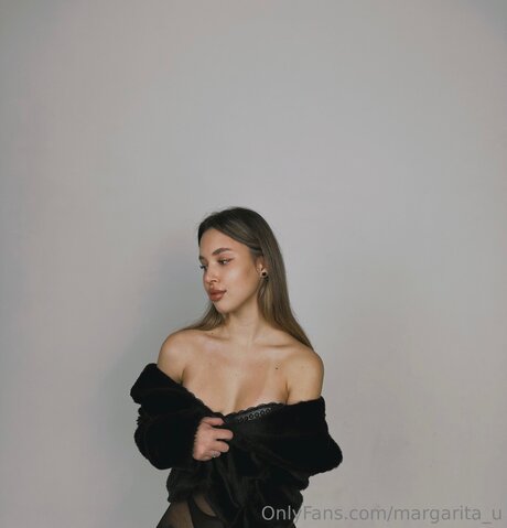 Ksenia A ポルノスター パーフェクト 写真
