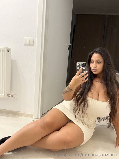 Ramonasanziana 美しいモデル 画像