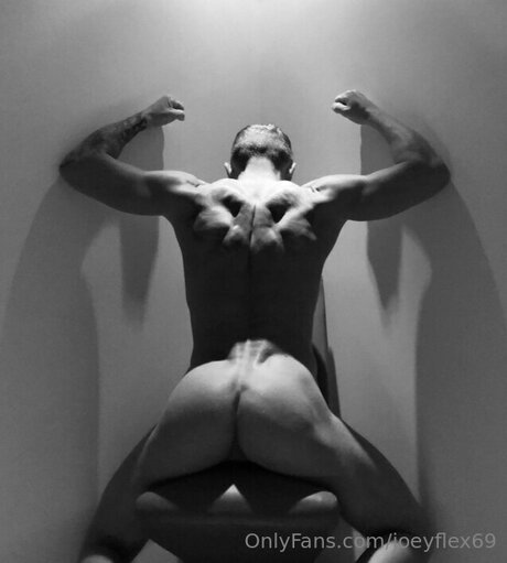 Joeyflex69 ヌードのポルノスター 写真