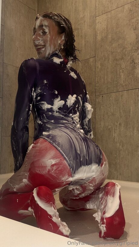 Naughtsoshhy ポルノモデル 写真