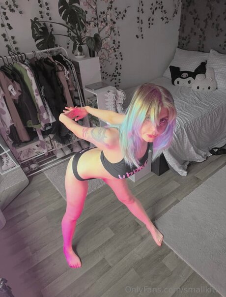 My Blushy Kittn Free かわいいモデル 写真