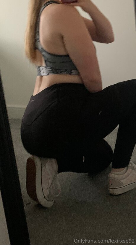 Lexirxse92 裸の女優 写真