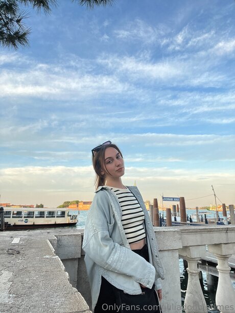 Juliadoubletimes ポルノスター パーフェクト 写真