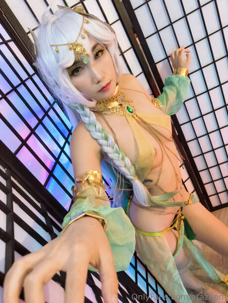 Etazhom ホット女優 写真