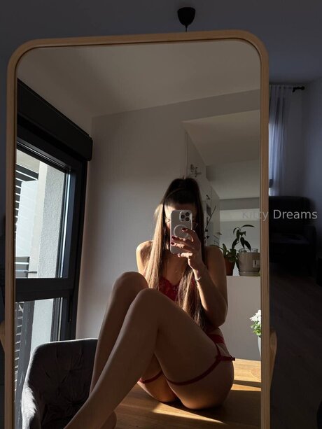 Kitty Dreams Vip 美しいモデル アーカイブ
