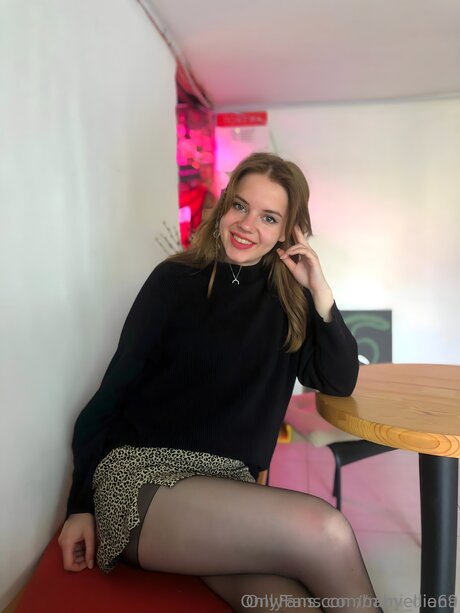 Babyellie69 独占女優 写真