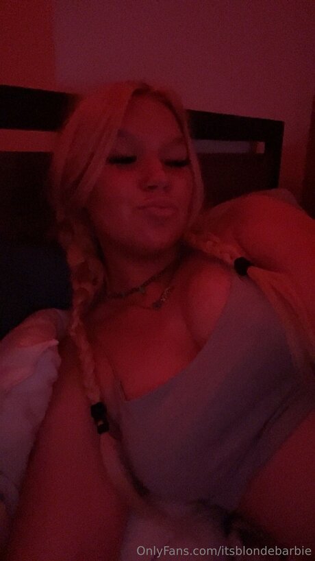 Itsblondebarbie ヌード女優 写真