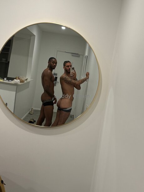 Daddycream 裸のモデル 写真