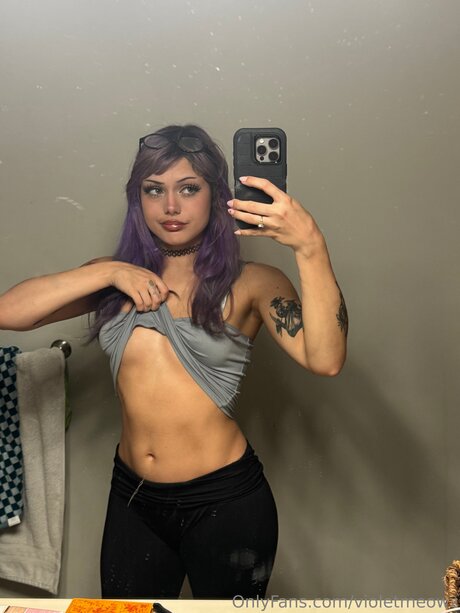Violetmeowz 素敵なモデル 写真