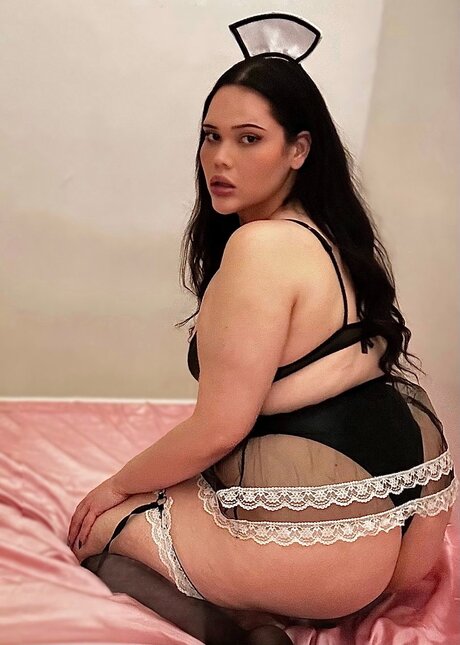 Isabelladee アダルトモデル 写真