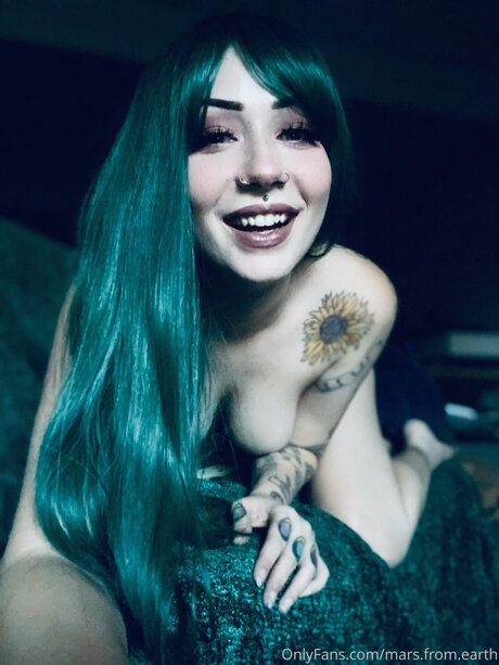 Marsoswin セクシーモデル 写真
