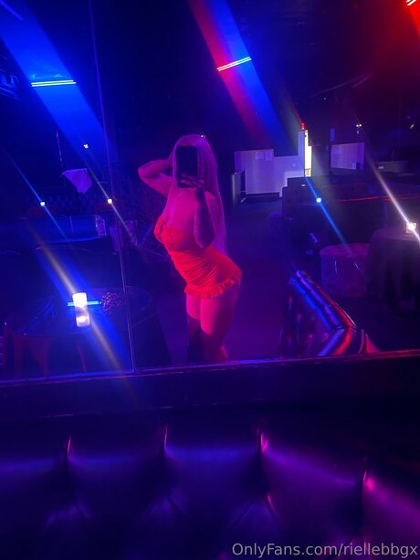 Riellebbgx セックス女優 写真