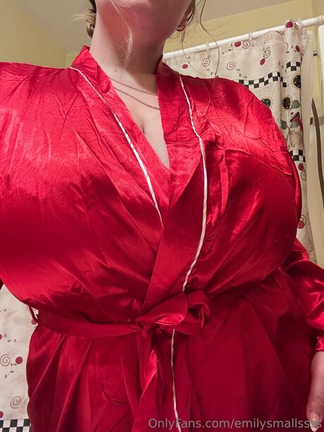 Emilysmallssss ヌード女優 写真