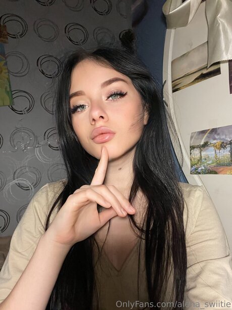 Alena Swiitie ポルノスター 素敵 画像