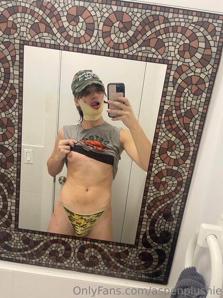 Isabel4yiew ポルノモデル 写真