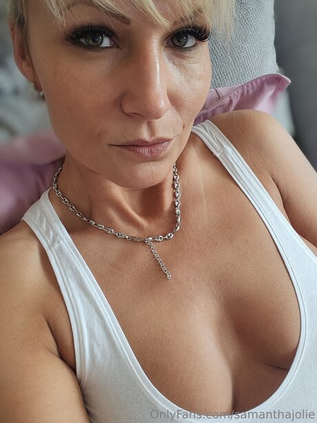 Samanthajolie ポルノ女優 写真