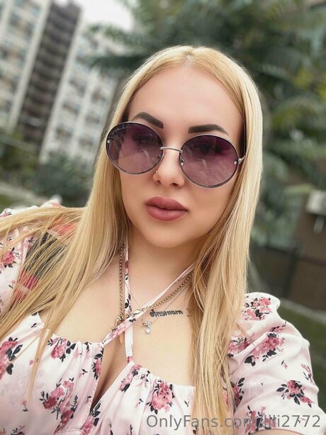 Lili2772 セクシーモデル 写真
