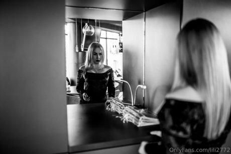 Lili2772 ポルノスター エロティック 写真