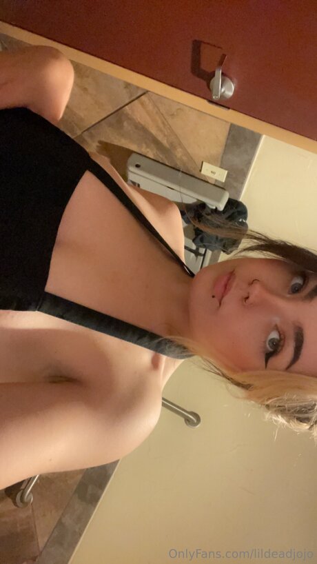Lildeadjojo 無料女優 画像