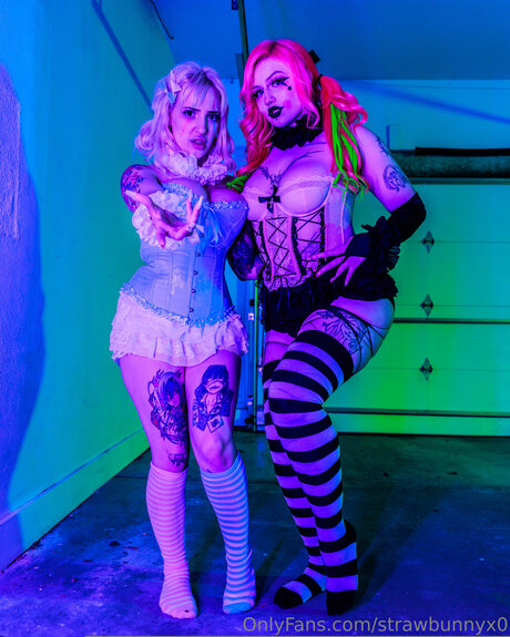 Strawbunnyx0 ポルノスター ヌード 画像