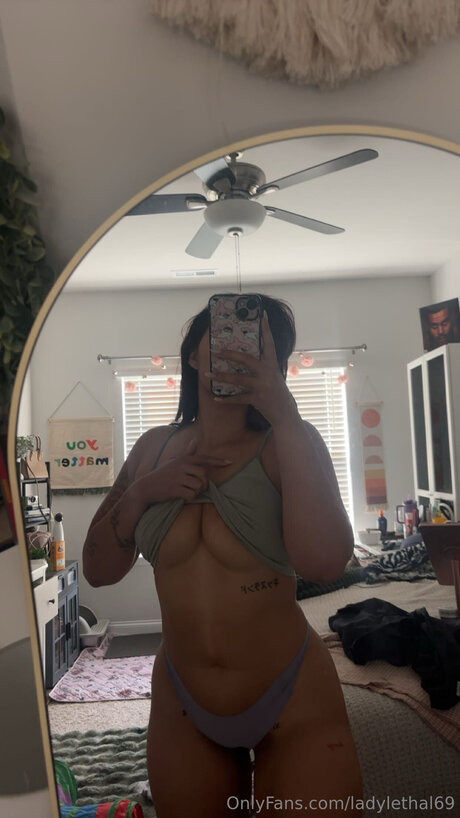 Ladylethal69 高品質女優 写真