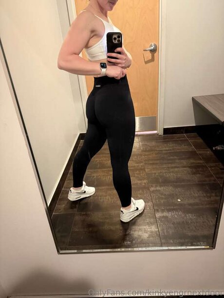 Kinkyengrnextdoor top profile image