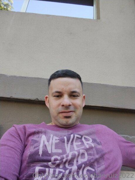 Estebanruiz2022 ポルノモデル 写真