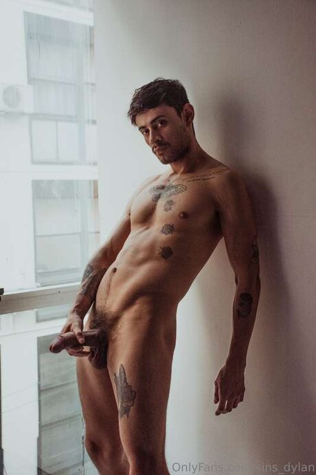 Sins Dylan 独占スター 写真