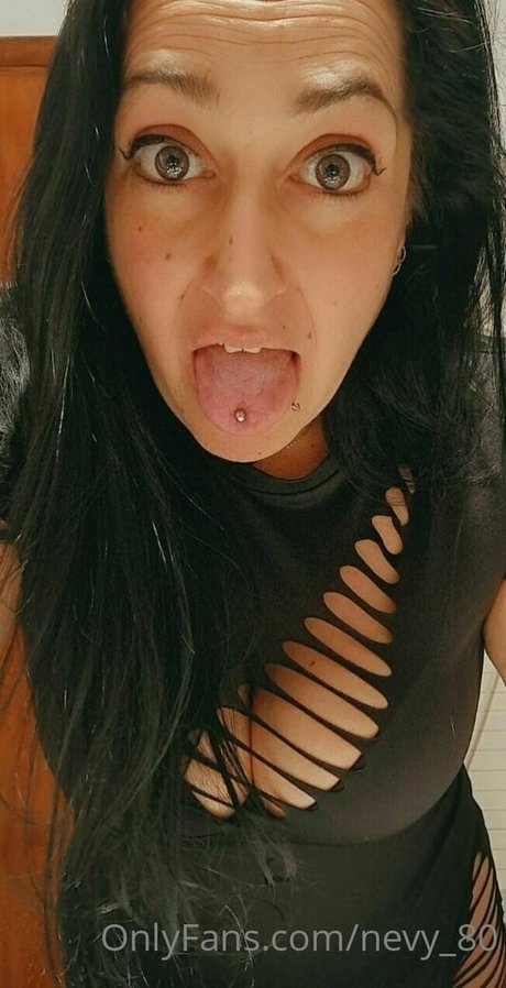 nevy 80 セクシーモデル 写真