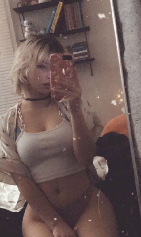 Ltlyata 可愛いモデル 写真