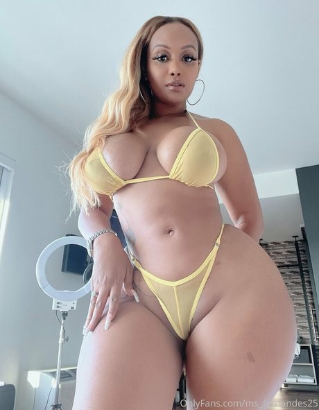 自然な赤毛のオンリーファンズ ホットセックス 写真