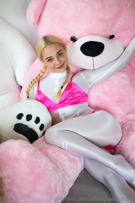 Whoispiperpresley トップポルノスター 写真