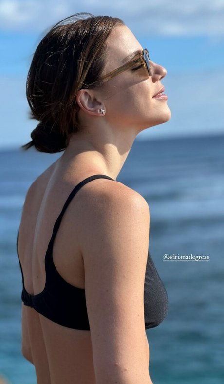 Alice Wegmann ポルノモデル ギャラリー